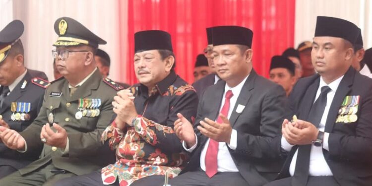 HUT ke-21 Kabupaten Dharmasraya, Sutan Riska Ziarah ke Makam Pj Bupati Pertama