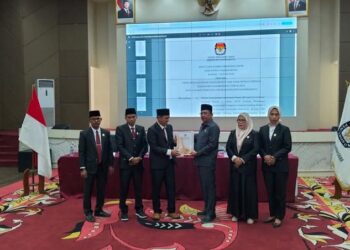 KPU Tetapkan Annisa Suci Ramadhani-Leli Arni sebagai Bupati dan Wabup Dharmasraya Terpilih