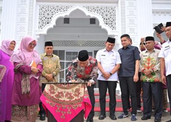 Gubernur Mahyeldi Resmikan Masjid Al-Alif SMAN 1 Sumbar