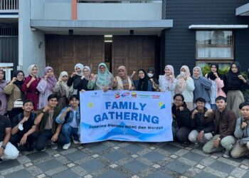 Mahasiswa Penerima Beasiswa MDNG Family Gathering di Alahan Panjang