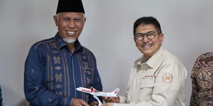 Gubernur Upayakan Rute Penerbangan Padang-Mentawai dengan Lion Group