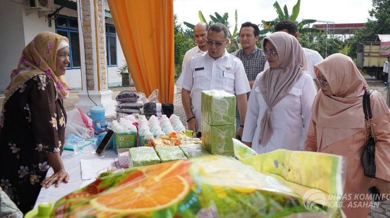 Dok: Kadis Ketapang Kabupaten Asahan Mengunjungi Stand GPM (Foto: Ist)