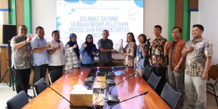Disnaker dan anggota DPRD Kabupaten Asahan Kunker ke BBPVP Medan (Foto: Ist)