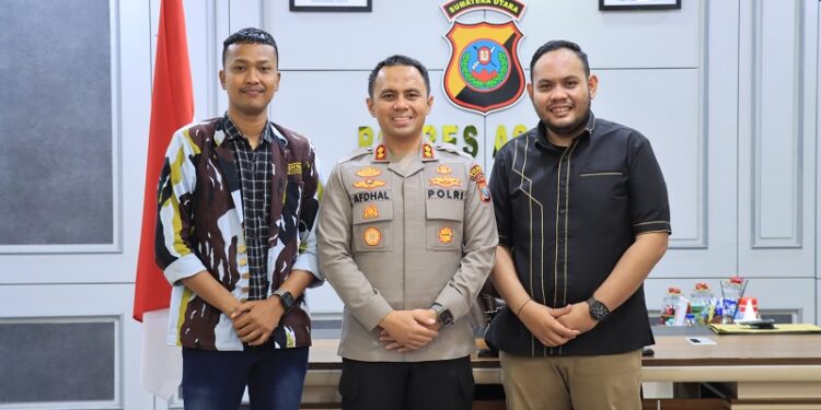 Kapolres Asahan menerima audiensi dari Ketua HMI dan Ketua SAPMA IPK di ruang kerja Kapolres Asahan (27/02/25). (Foto:Ist)