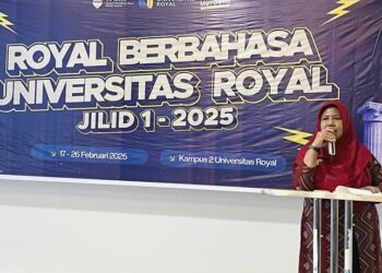 Wan Mariatul Kifti, SE, MM selaku rektor Universitas Royal memberikan arahan pada acara penutpan (Foto: Ist)