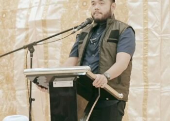 Wali Kota Padang, Fadly Amran saat mengukuhkan Tim Dubalang Kota. Rabu, (12/03/2025) [ foto : ist]