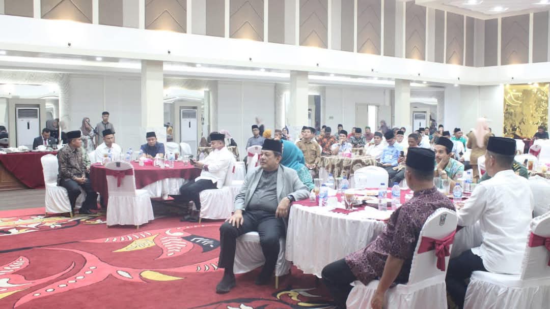 Acara buka bersama Pemkab Dharmasraya di Auditorium Kantor Bupati. Jum'at (07/03/2025) [foto : Sci/tnl]