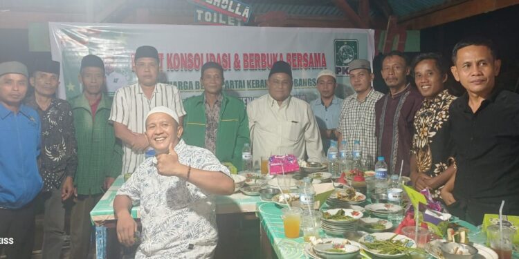 Kegiatan buka puasa bersama kader PKB Dharmasraya, Minggu, (16/03/2025) [foto : sci : Tnl]