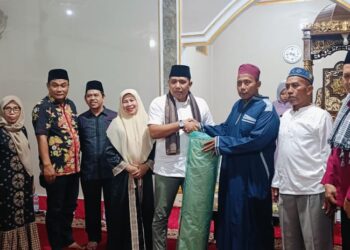 Heri Saputra saat safari Ramadan di Masjid Al Fallah.