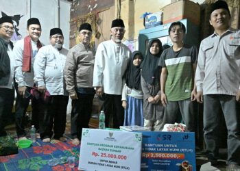 Safari Ramadan di Solsel: Gubernur Mahyeldi Serahkan Bantuan Bedah Rumah dan Pembangunan Masjid