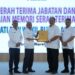 Pemkab Asahan laksanakan Serah Terima Jabatan Bupati Asahan Periode 2021-2025 kepada Bupati dan Wakil Bupati Asahan periode 2025-2030 di Aula Melati Kantor Bupati Asahan, Rabu (05/03/2025).