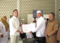 Bupati Pasaman Barat Serahkan 293 SK Perpanjangan Masa Kerja PPPK Kesehatan