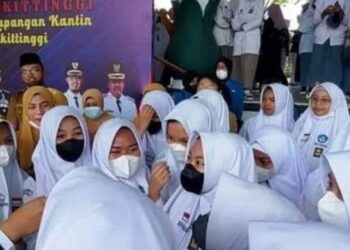 Pemko Bukittinggi Bebaskan Iuran Komite Siswa SLTA/SLB, ini Syaratnya