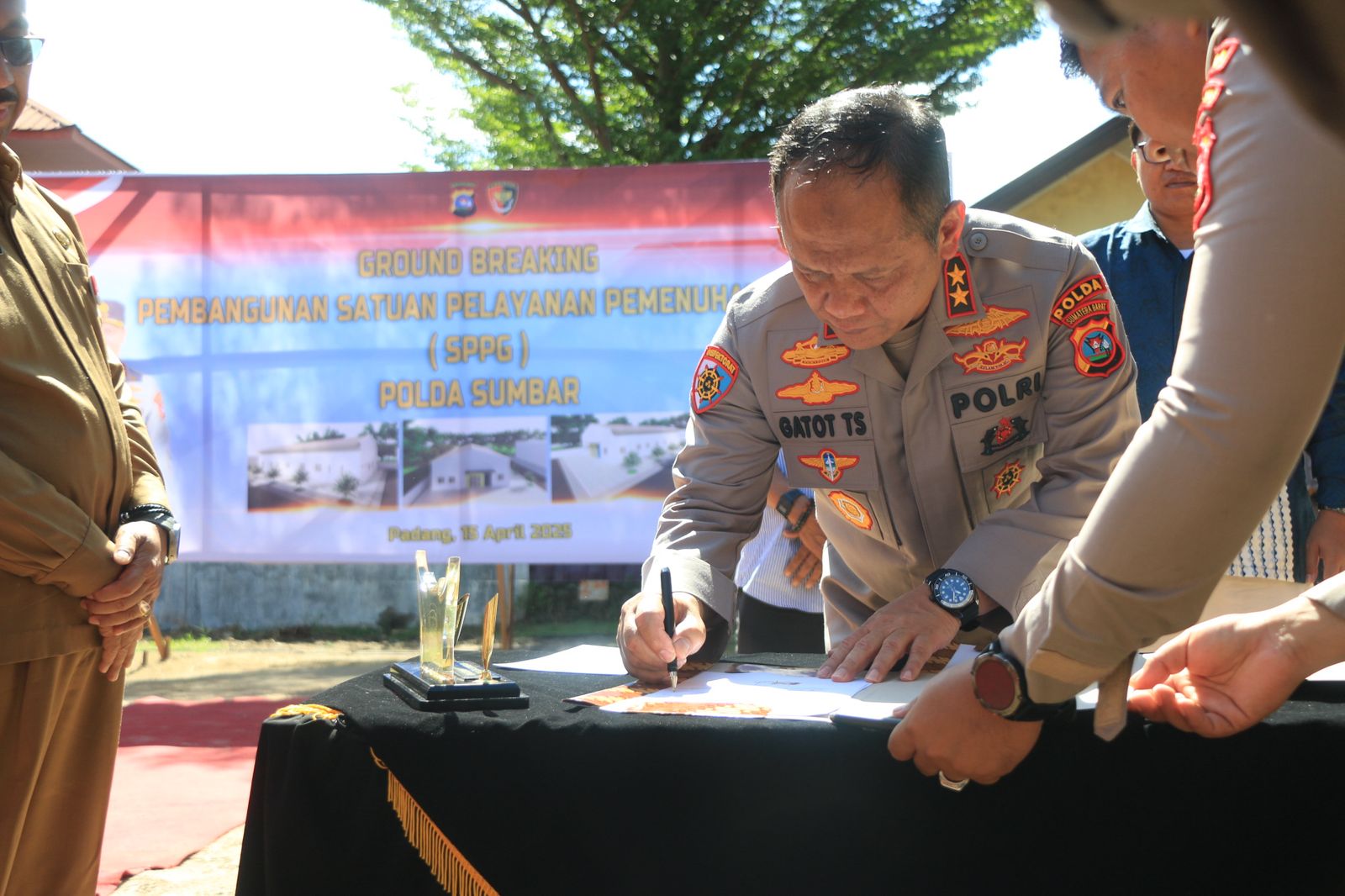 Kapolda Sumbar, Irjen. Pol. Gatot Tri Suryanta. [foto : ist]