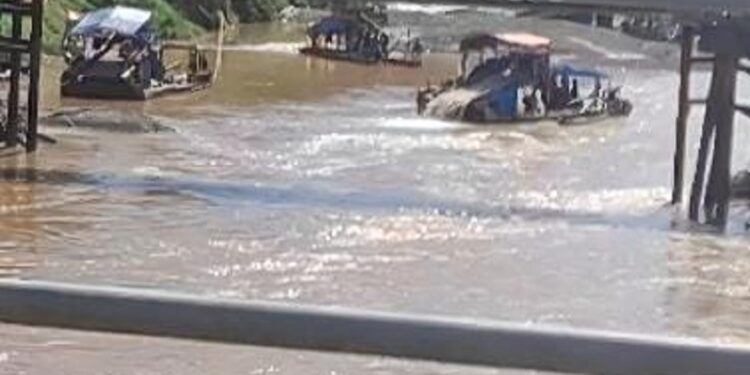 PETI Marak di Sungai Batanghari Dharmasraya, Aparat Hukum Diminta Segera Menindak