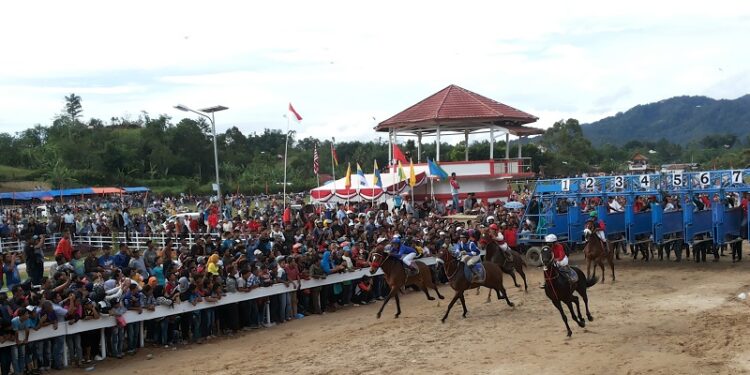 Gelanggang Bukik Ambacang, Antara Tradisi dan Gengsi