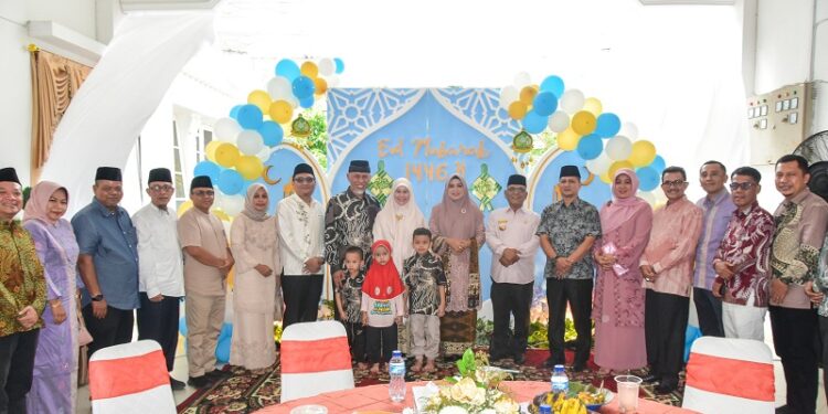 Bupati Pasaman Barat Hadiri Open House Gubernur Sumbar