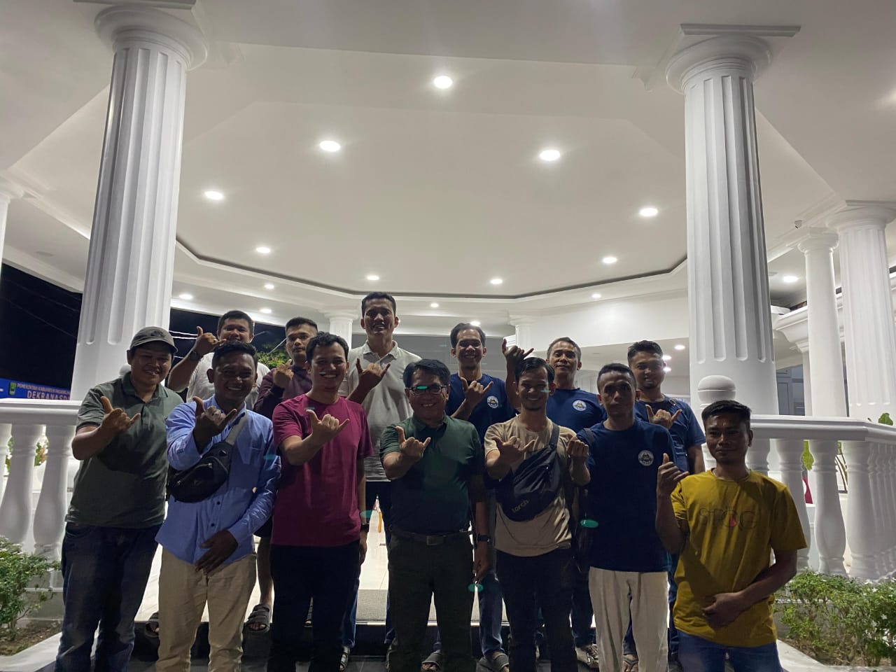 Foto bersama PSPK dengan Bupati Padang Pariaman, John Kenedy Azis di rumah dinas bupati. Sabtu, (24/05/2025) [foto : sci/yrp]