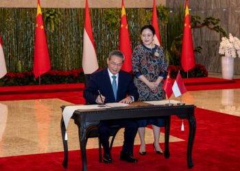Ketua DPR RI, Puan Maharani bersama PM RRT, Li Qiang di Gedung DPR, Senayan. [foto : ist]