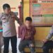 Pelaku Curanmor, RS saat diamankan di Polsek Lubuk Basung. Senin, (26/05/2025) [foto : ist]