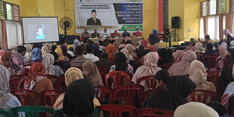 Sosialisasi Komunikasi dan Informasi (KIE) obat dan makanan di Panti Sosial Tresna Werdha Sabai Nan Aluih, Sicincin. Jum'at (16/05/2025) [foto : sci/yrp]