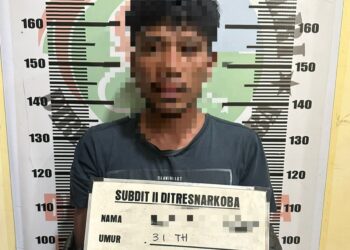 Diduga pelaku penyelundupan 17 paket besar ganja di Agam. [foto : ist]