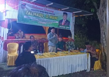 Anggota DPRD Padang, Zalmadi saat reses di Rimbo Tarok, Kecamatan Kuranji. Rabu, (07/05/2025) [foto : ist]