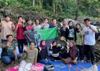 HMI Komisariat Agroekoteknologi Dharmasraya Gelar Upgrading dan Tadabbur Alam di Sungai Suko
