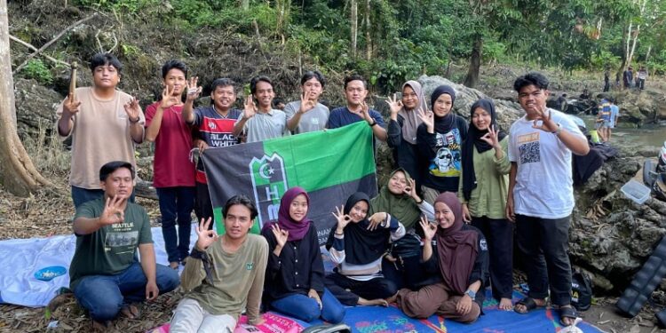 HMI Komisariat Agroekoteknologi Dharmasraya Gelar Upgrading dan Tadabbur Alam di Sungai Suko