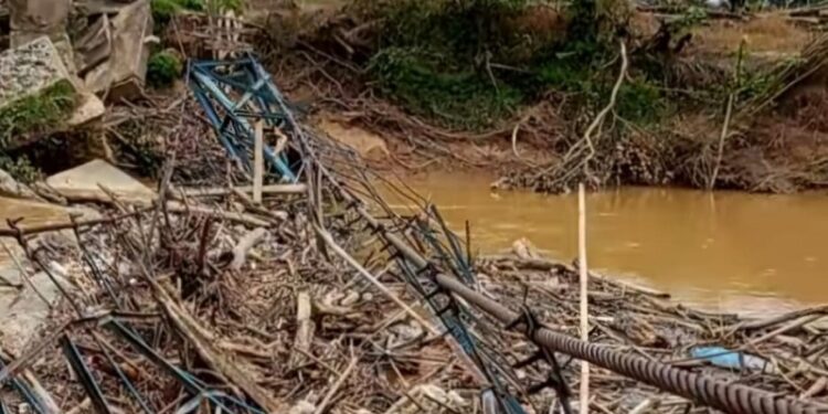 Jembatan Gantung Buktung Ampang Kuranji Putus, Aktivitas Warga dan Pertanian Terganggu