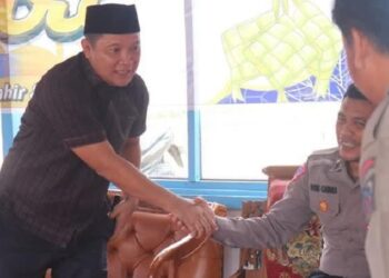 Ketua DPRD Dharmasraya Sambagi Pos Pengamanan Lebaran Idulfitri