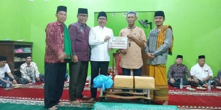 Pimpinan DPRD Dharmasraya Safari Ramadan ke Musala An-Naduyah Koto Besar