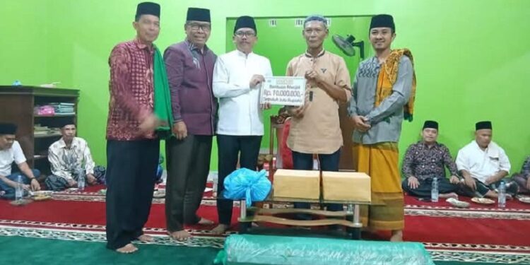 Safari Ramadan Sujito, Serahkan Bantuan Masjid Uang Sepuluh Juta