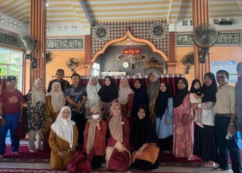 Dosen Sastra Indonesia Unand Beri Penyuluhan Penggunaan Bahasa yang Santun kepada Masyarakat Air Pura Pessel