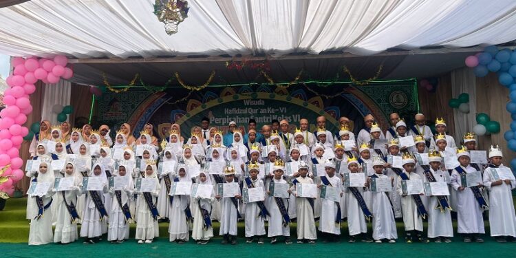SDIT Al-Ihsan Dharmasraya Wisuda Tahfiz dan Pelepasan Siswa, Rayakan Milad Yayasan dengan Semangat Baru