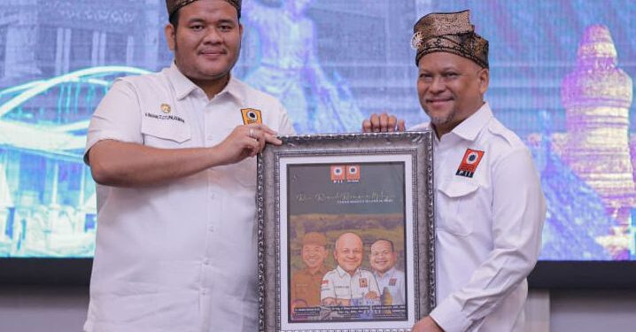 Ir. Ulul Azmi, ST., CST., IPM., ASEAN Eng., resmi dilantik sebagai Ketua Persatuan Insinyur Indonesia (PII) Wilayah Riau. [foto : ist]