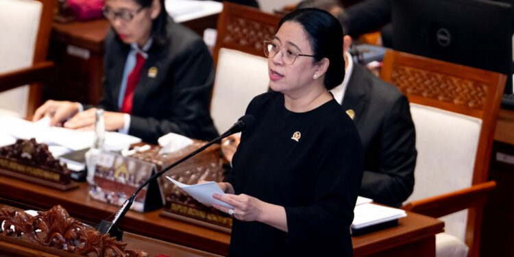 Ketua DPR RI, Puan Maharani saat pembukaan Masa Sidang IV Tahun Sidang 2024-2025. [foto : ist]