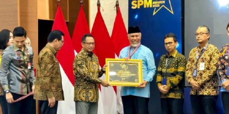Pemprov Sumbar Raih Penghargaan Kinerja Terbaik SPM Regional Sumatera Tahun 2024