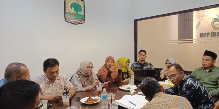 Rapat panitia persiapan Kongres IKA Unand 2025.[foto : ist]
