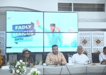 Wali Kota Padang, Fadly Amran, saat memimpin Rapat Kolaborasi Pentahelix, di Kediaman Resmi Wali Kota Padang, Jumat, (04/07/2025). [foto : ist]