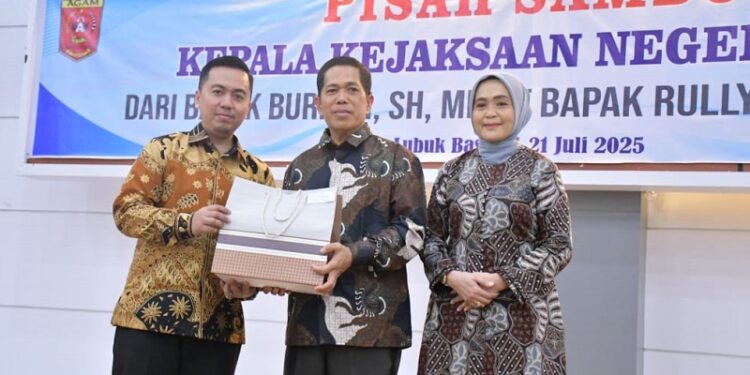 Rully Mutiara Resmi Gantikan Burhan, Pisah Sambut Kepala Kejari Agam Penuh Kehangatan