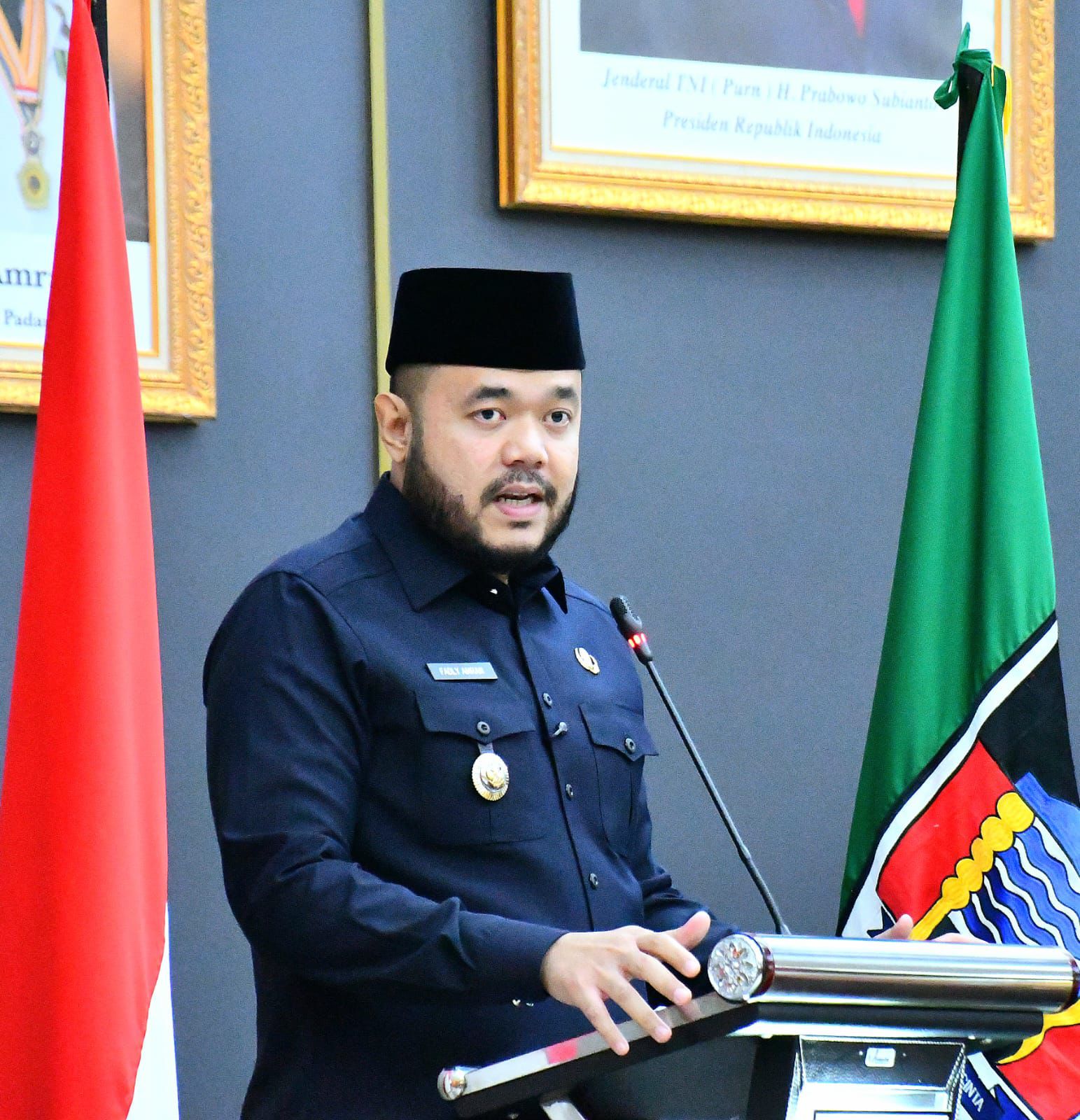 Wali Kota Padang, Fadly Amran saat menyampaikan laporan RPJMD Kota Padang tahun 2025 - 2029.[foto : ist]