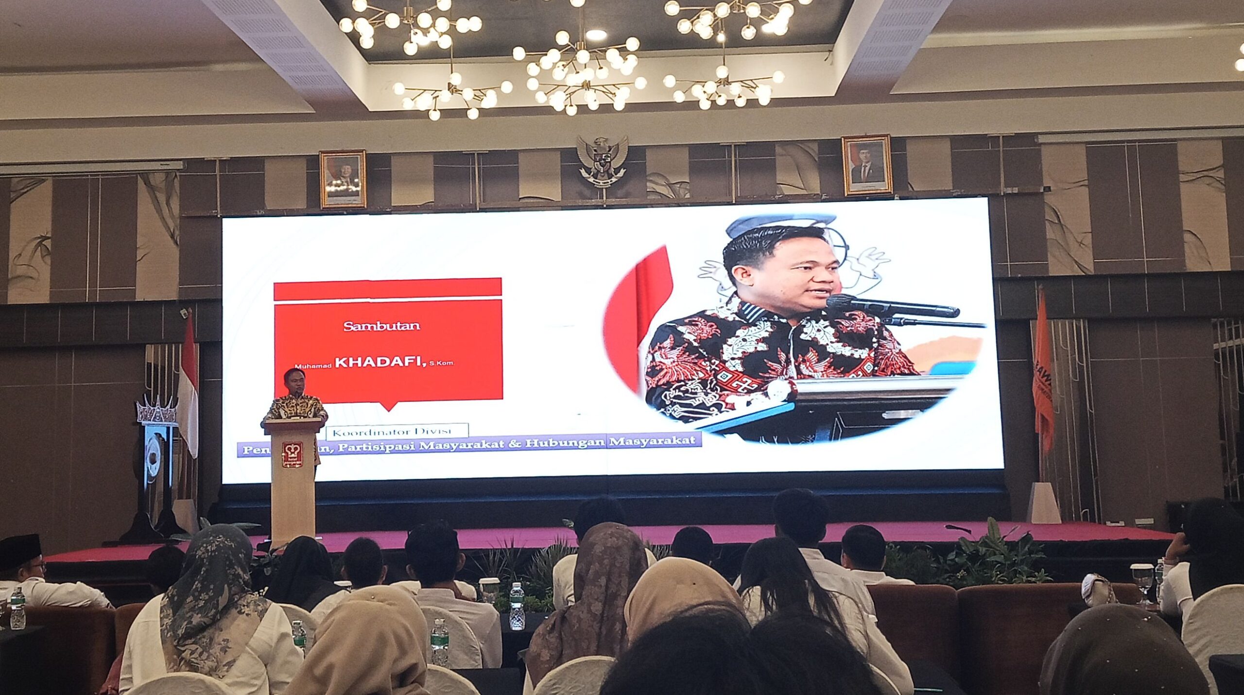 Anggota Bawaslu Sumbar, Muhamad Khadafi saat meberikan sambutan pada pembukaan kegiatan Pendidikan Pengawas Partisipatif (P2P) di Hotel Pangeran Beach. Rabu, (9/7) [foto : sci/yrp]