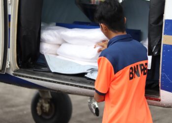 Semai Tiga Ton Garam, Daerah Karhutla Sumbar Mulai Diguyur Hujan