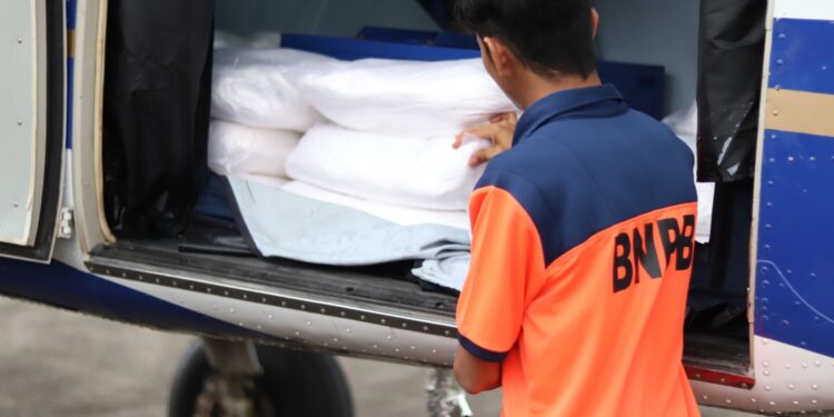 Semai Tiga Ton Garam, Daerah Karhutla Sumbar Mulai Diguyur Hujan