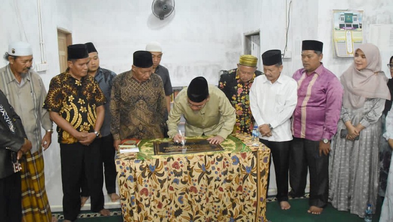 Wakil Wali Kota Padang Maigus Nasir meresmikan, Mushala Nurul Hidayah yang berlokasi di Jalan Pulau, Kelurahan Binuang Kampung Dalam, Kecamatan Pauh, Sabtu (12/7). (Foto: Ist)
