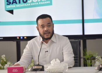 Walikota Padang Fadli Amran sedang memaparkan persiapan perayaan HUT Kota Padang ke 356. (Foto: Ist)