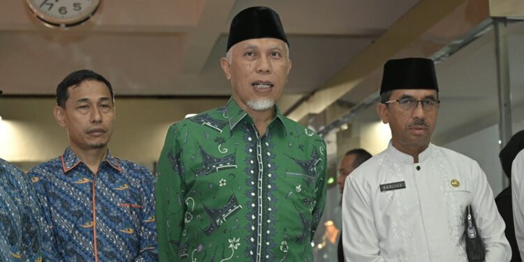 Sumbar Raih Penghargaan Nasional, Provinsi dengan Residu Data Pendidikan Terendah