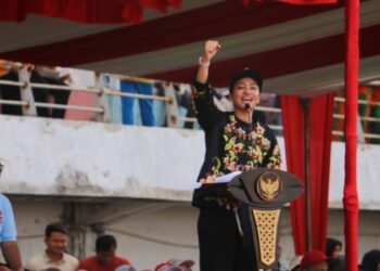 Unjuk Prestasi Atlet Muda, Annisa Banggakan Dharmasraya di Depan Menpora