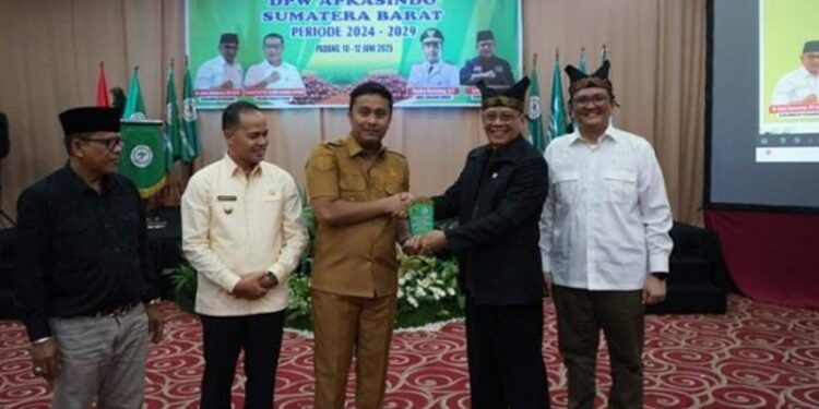 Wagub Vasko Tegaskan Komitmen Membela Petani Sawit, Dorong Regulasi Harga yang Lebih Stabil